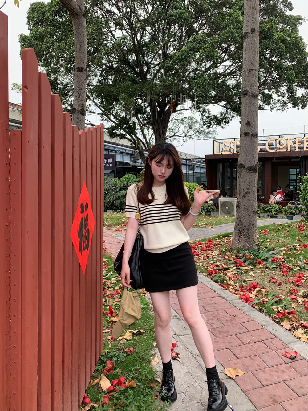 여름 새로운 자수 스트라이프 한국 스타일 레트로 패션 다용도 작은 대중 품격 몸매 가꾸기 슬림해 보이는 니트 스웨터 맨위 여성 상세 이미지 4