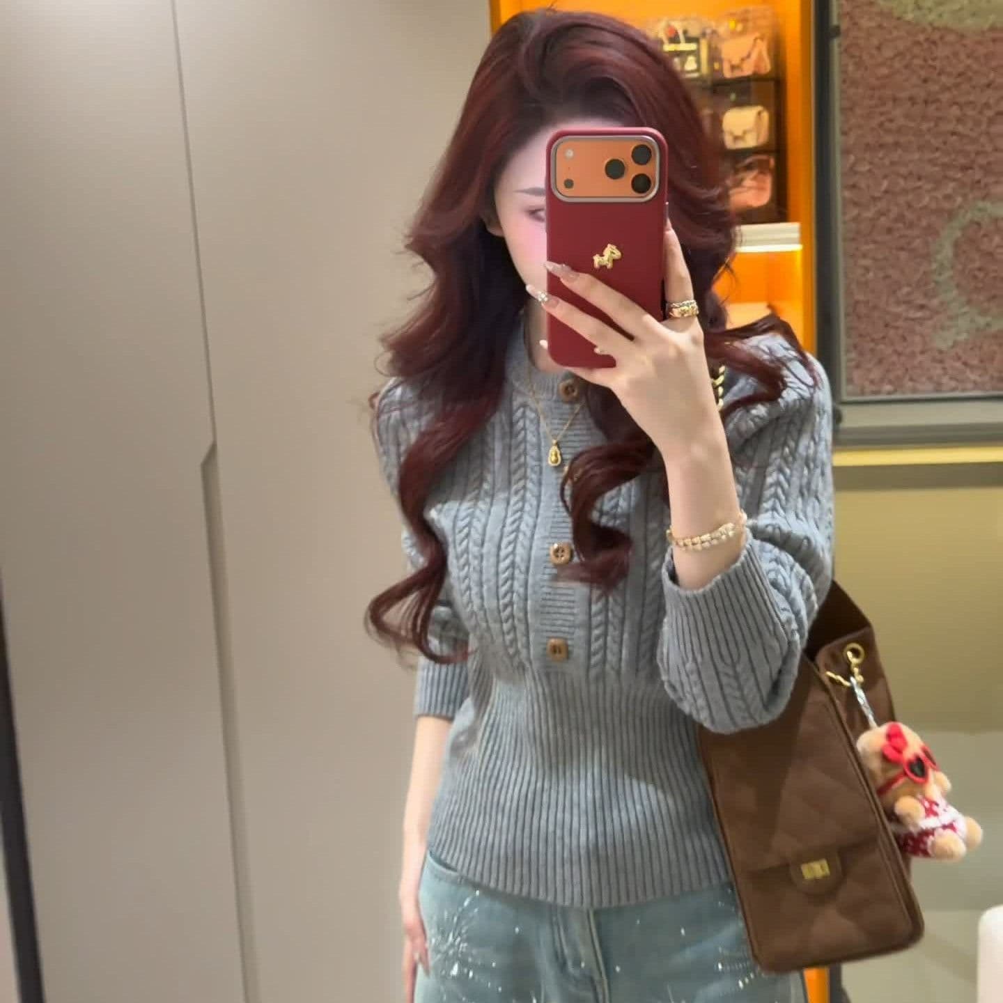 2026 한 부서 라운드 넥 꽈배기 니트 단추 디자인 허리 수축 슬림해 보이는 풀오버 긴팔 이미지 3