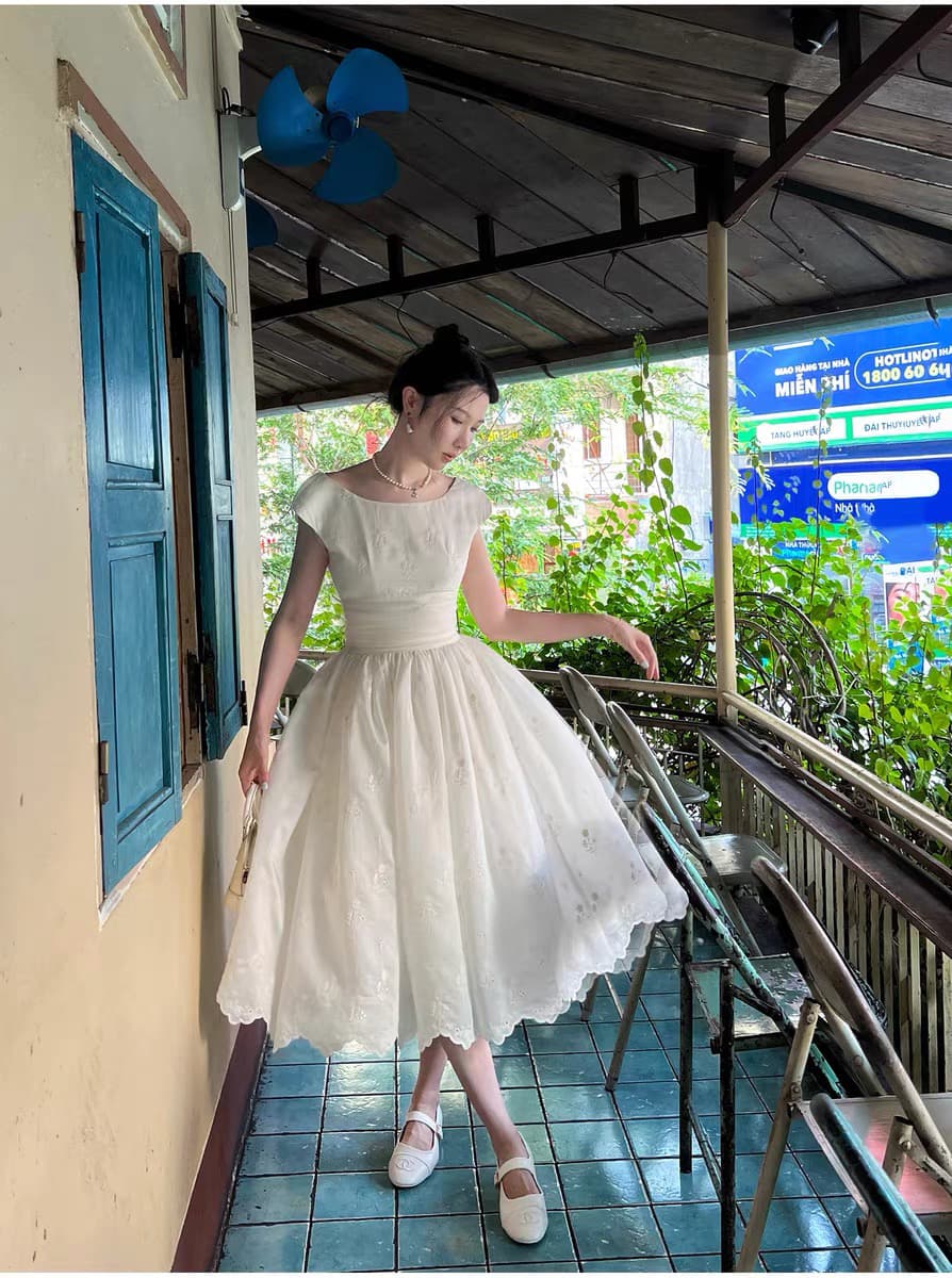 프랑스식 레트로 허리 수축 큰 진자 무거운 작업 자수 화이트 여성 드레스 2026 봄 여름 새로운 라이센스 샤오 바이 치마 상세 이미지 10