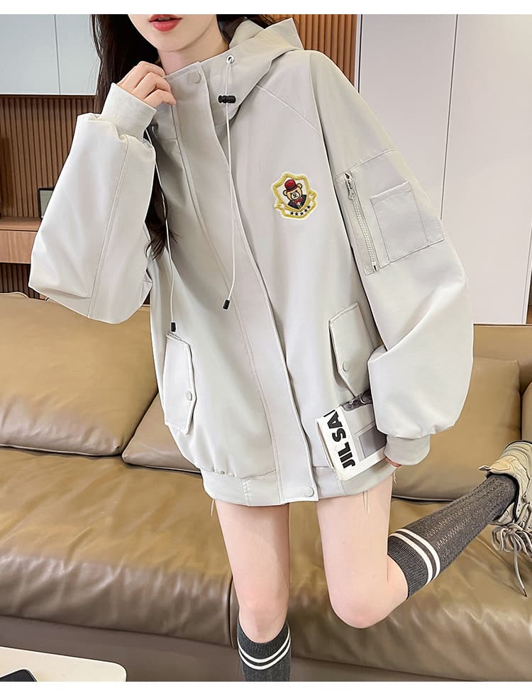 실사 2026 봄 새로운 작은 곰 아메리칸 학원 스타일 여자 고유 한 워크웨어 요금 외투 상세 이미지 27