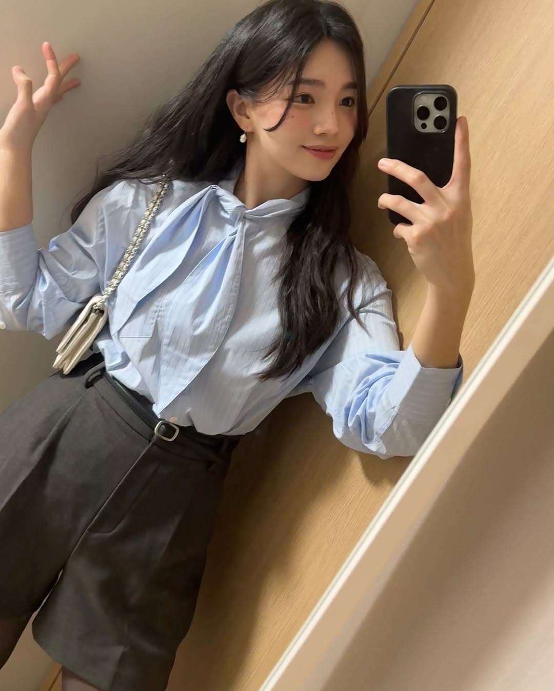 재고 있음 cherry 분위기 센스 당겨서 전체 한 부서 부드러운 바람 블루스 스트라이프 매듭이 달린 리본 긴팔 여성 셔츠 상세 이미지 4