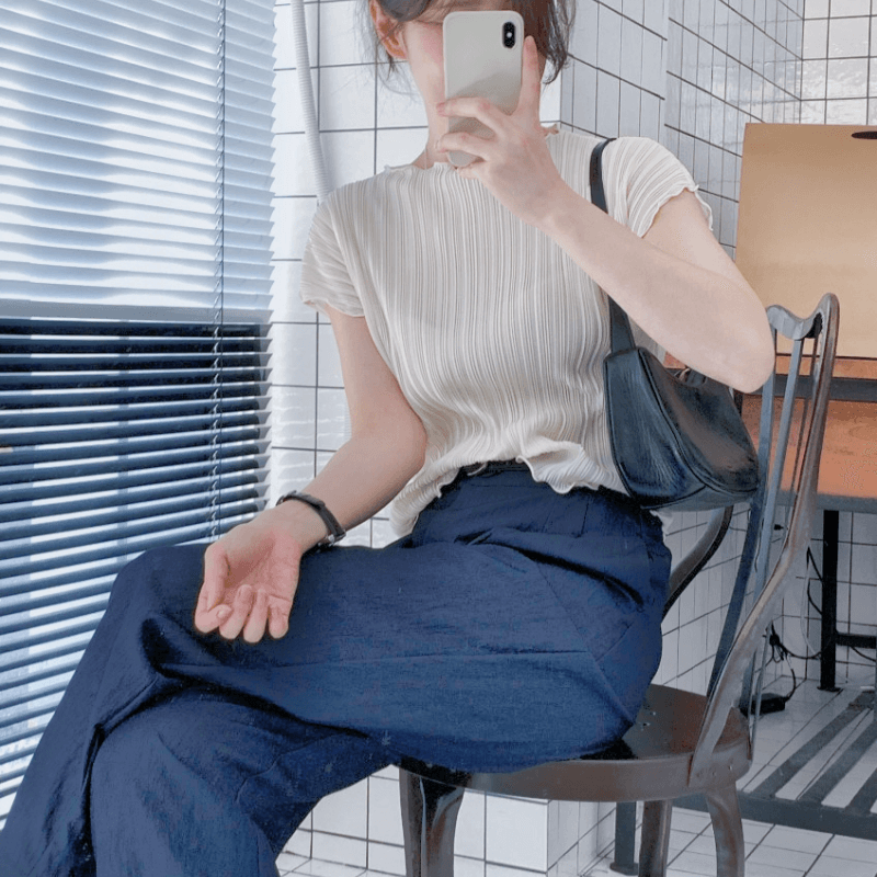 재고 있음 korea 첫사랑 품격 수직 Pleat 물결무늬 측면 꽃잎 반하이넥 신축성 단색 반팔 티셔츠 맨위 이미지 3