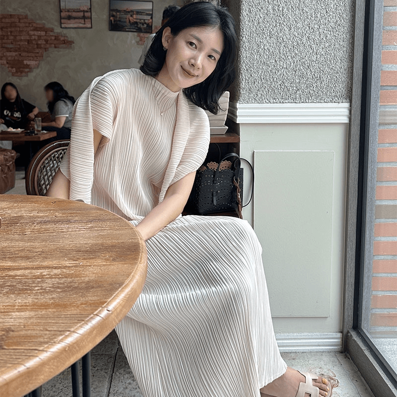 재고 있음 korea 익스트림 제인 세 하우스 바람 도루 가을 루즈핏 슬림해 보이는 품격 반팔 플리츠 드레스 투피스 세트 이미지 2