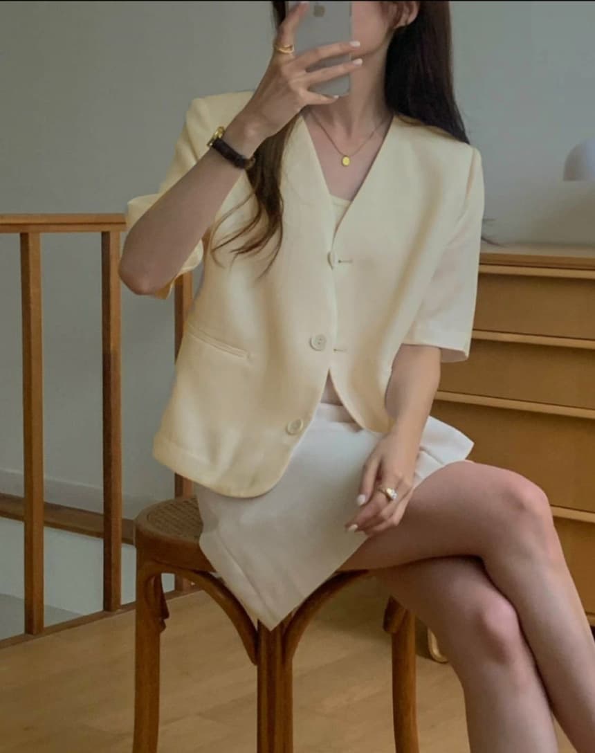 재고 있음 korea 프랑스식 고급 센스 미니멀리즘 출퇴근 작은 청신 싱글 줄 버튼 단색 V넥 반팔 블레이저 상세 이미지 1
