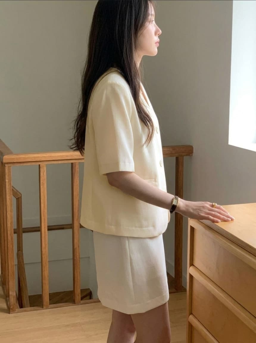 재고 있음 korea 프랑스식 고급 센스 미니멀리즘 출퇴근 작은 청신 싱글 줄 버튼 단색 V넥 반팔 블레이저 상세 이미지 9