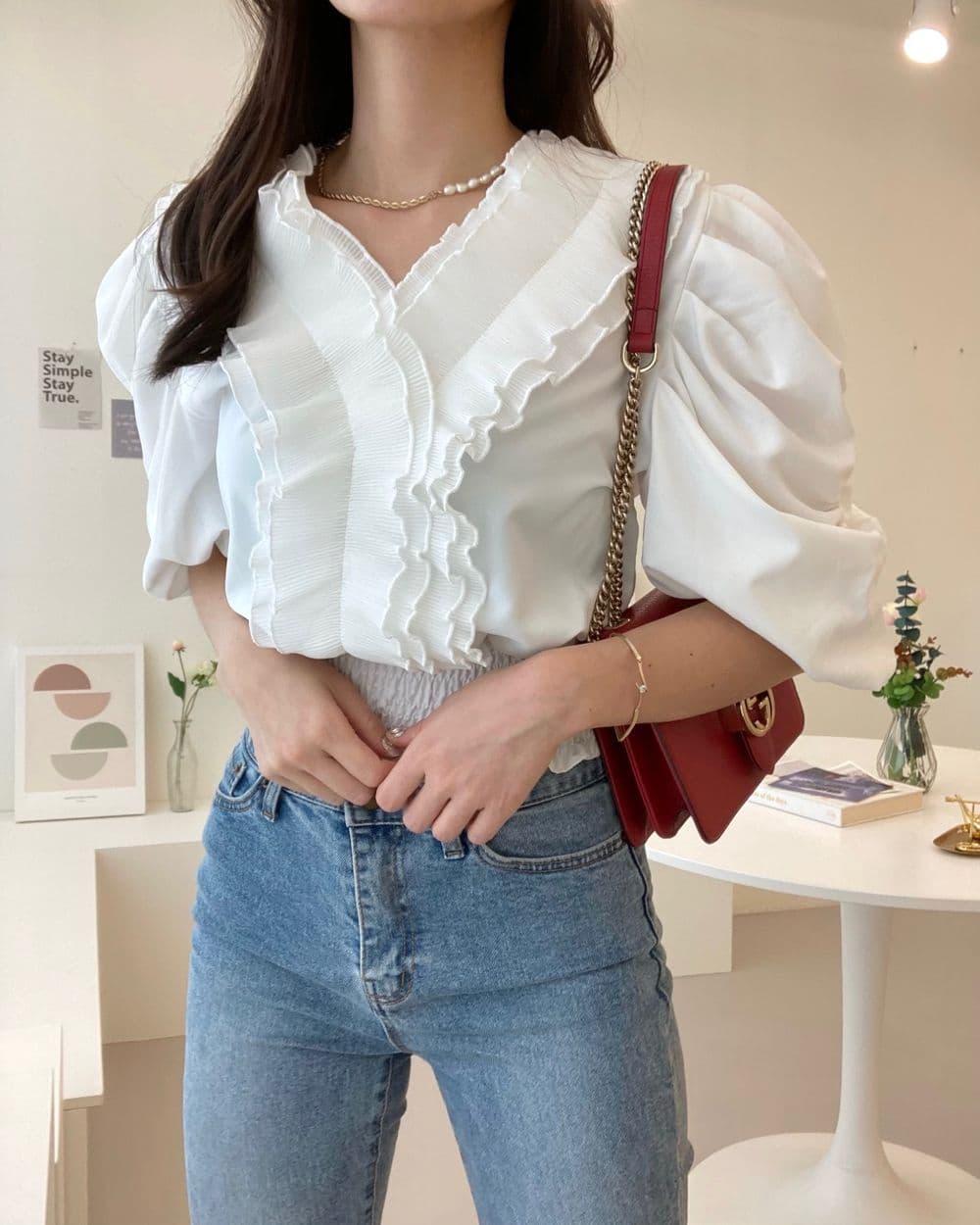 재고 있음 cherry 절묘한 디자인 센스 중복 프릴 V넥 거품 소매 명중 가져 가라. 프릴 반팔 셔츠 상세 이미지 25