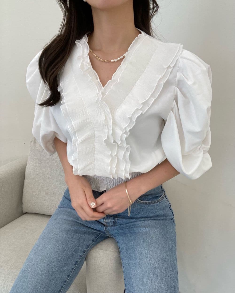 재고 있음 cherry 절묘한 디자인 센스 중복 프릴 V넥 거품 소매 명중 가져 가라. 프릴 반팔 셔츠 상세 이미지 26