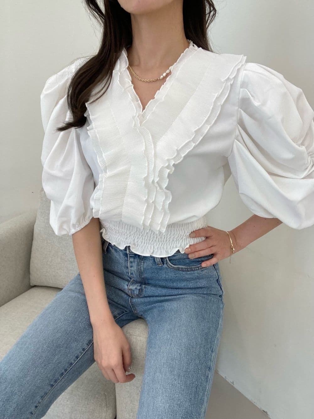재고 있음 cherry 절묘한 디자인 센스 중복 프릴 V넥 거품 소매 명중 가져 가라. 프릴 반팔 셔츠 상세 이미지 27