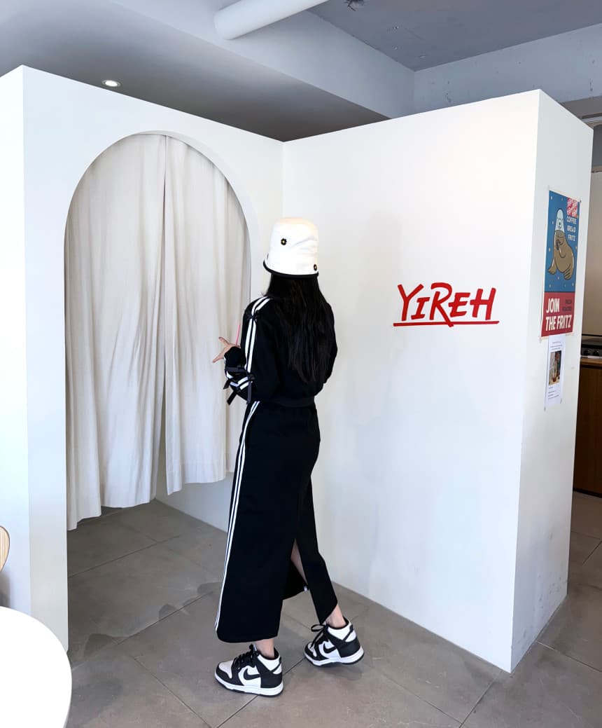 재고 있음 cherry 나비 매듭 꾸밈음 더블 지퍼 후드티 재킷 하이웨이스트 트임 반신 스커트 스포츠 슈트 상세 이미지 5