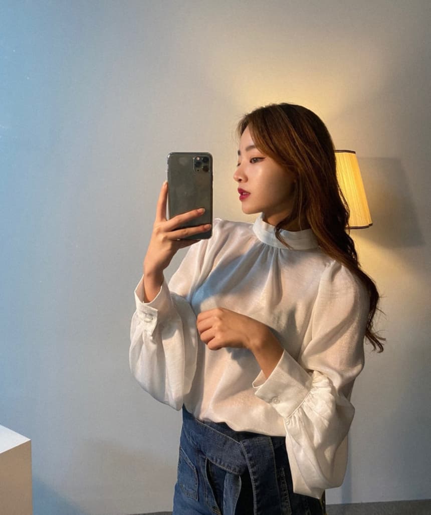재고 있음 cherry 레트로 분위기 센스 우아함 모방 새틴 수준 자르기 반하이넥 디자인 긴팔 셔츠 상세 이미지 16