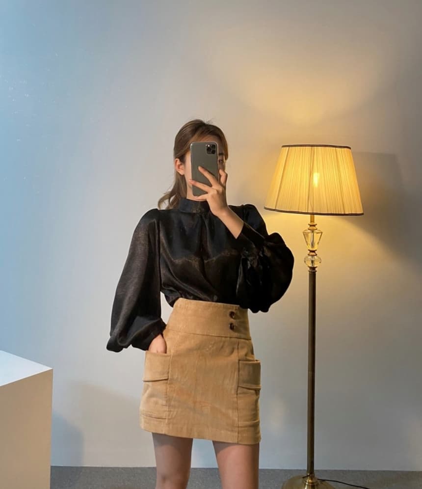 재고 있음 cherry 레트로 분위기 센스 우아함 모방 새틴 수준 자르기 반하이넥 디자인 긴팔 셔츠 상세 이미지 24