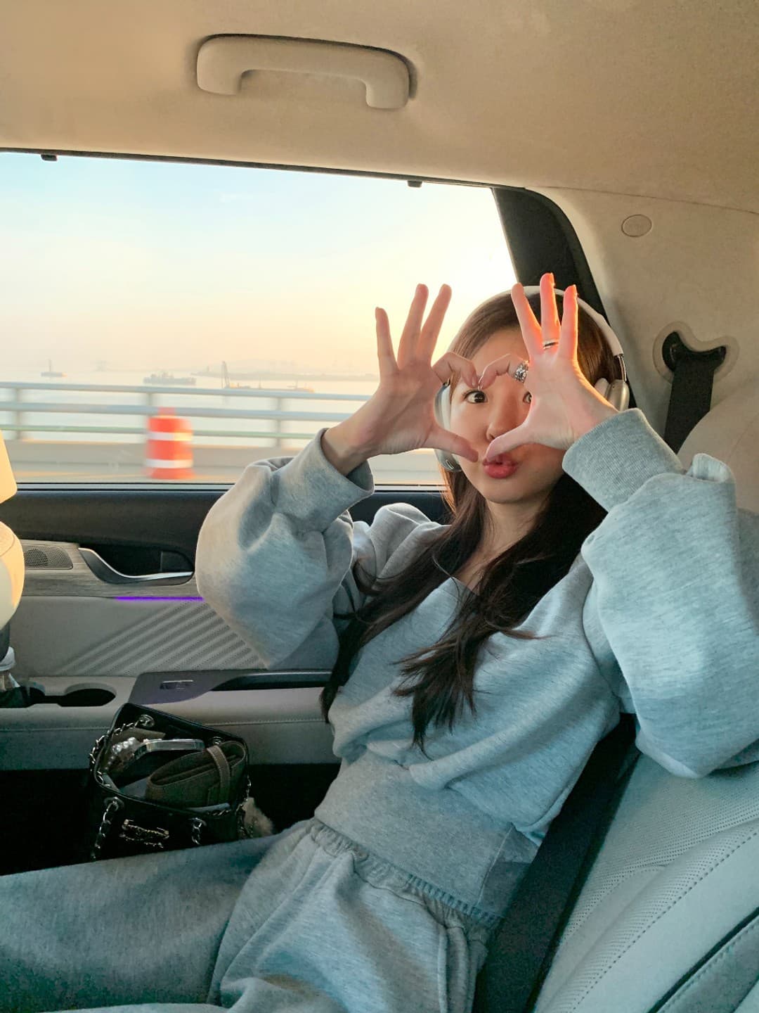 재고 있음 cherry 광장 칼라 허리 수축 쇼트 스타일 긴팔 후드티 밴딩 하이웨이스트 넓은 다리 운동 긴 바지 투피스 세트 상세 이미지 11
