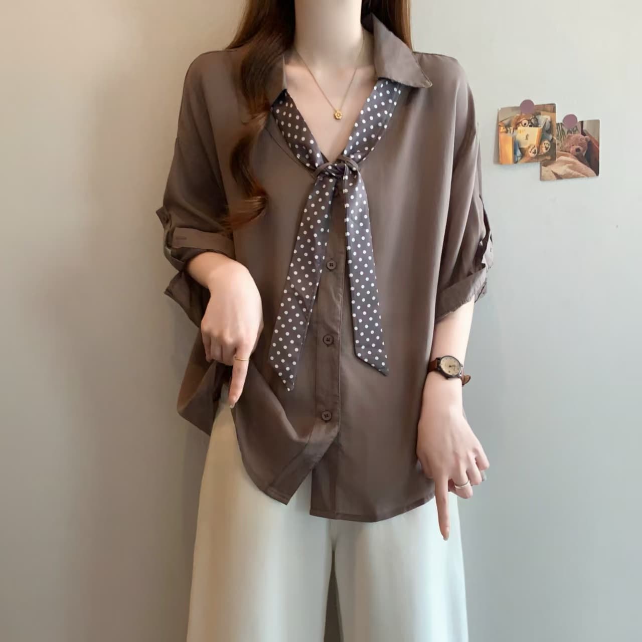 고급 센스 V넥 자외선 차단 반팔 여성 셔츠 여름 새로운 빅 사이즈 지방 mm 슬림해 보이는 표지 배 Chic 셔츠 맨위 상세 이미지 4