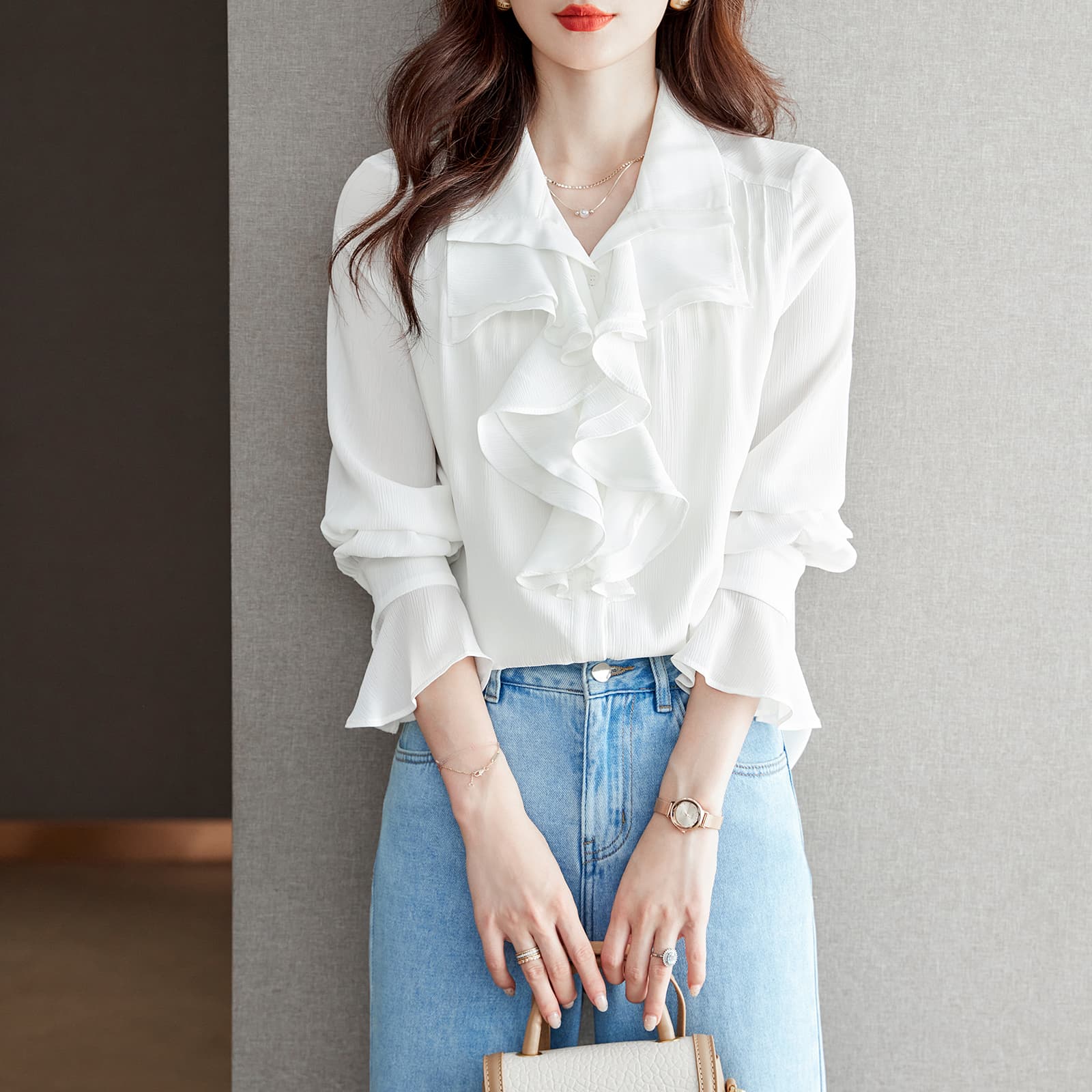 실사 화이트 프랑스식 프릴 셔츠 여성 긴팔 2026 가을 의상 새로운 쉬폰 디자인 센스 작은 셔츠 이미지 2