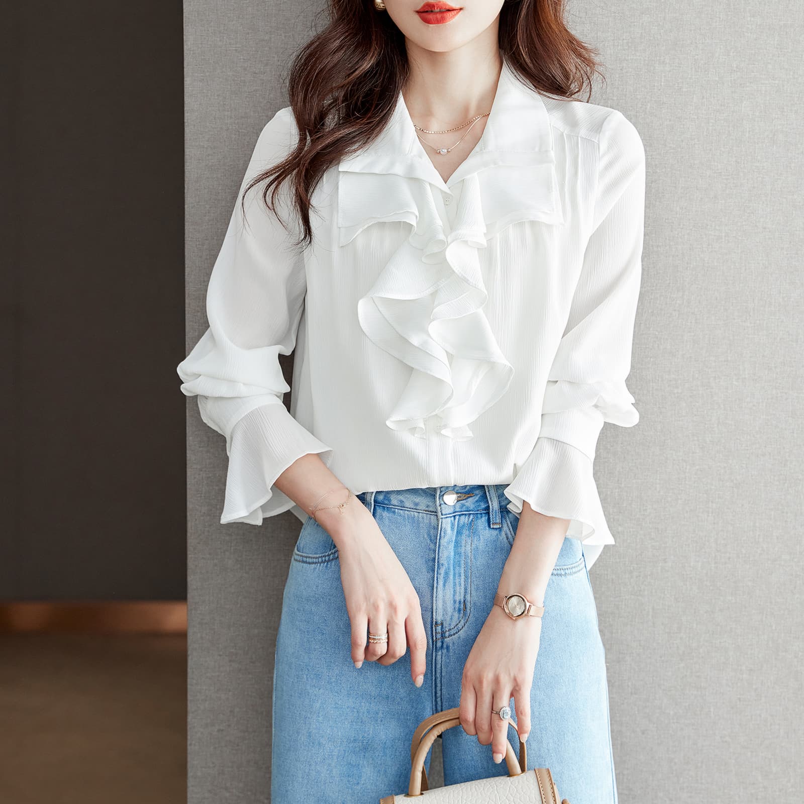 실사 화이트 프랑스식 프릴 셔츠 여성 긴팔 2026 가을 의상 새로운 쉬폰 디자인 센스 작은 셔츠