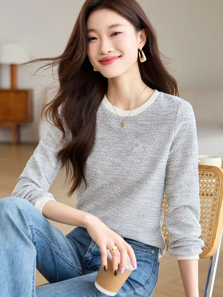실사 2493 작은 샤넬 스타일 긍정적 인 어깨 긴팔 T 여성 가을 2026 가을 외국 가스 Chic 만나는 맨위 슬림해 보이는 이미지 4