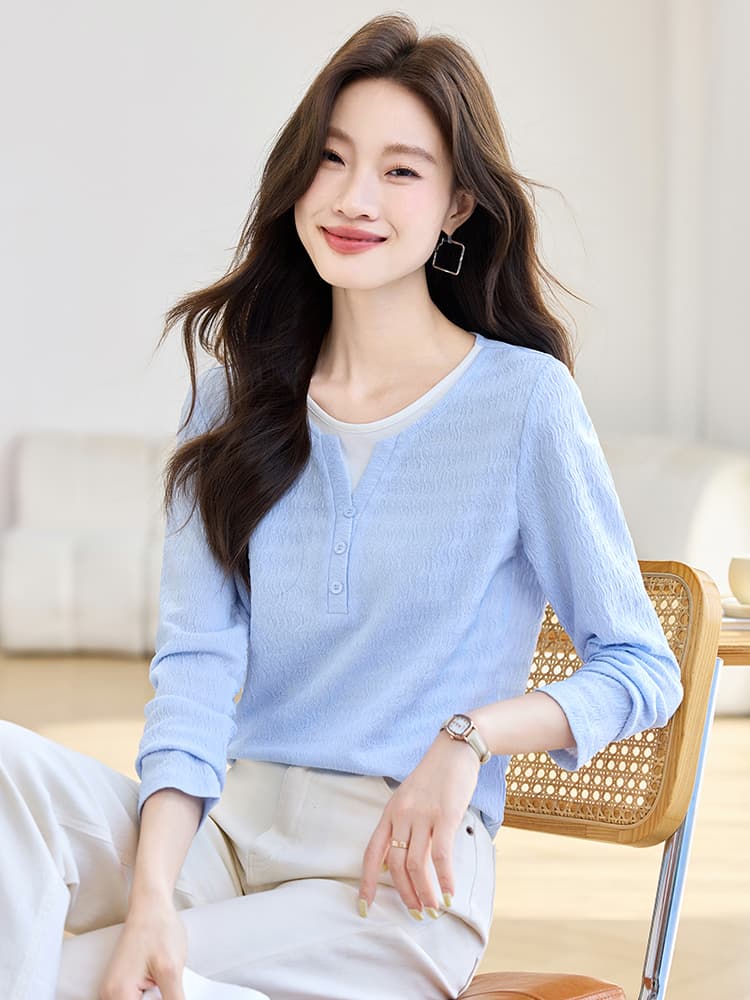 실사 페이크 레이어드 패치워크 긴팔 T 여성 2026 가을 의상 새로운 풀오버 질감 센스 다용도 쉬폰 블라우스 이미지 2