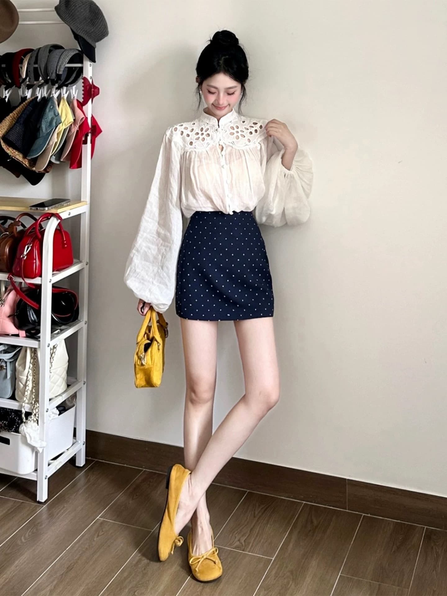 한 부서 부드러운 바람 베이지 색 홀로우 아웃 고급 디자인 센스 셔츠 자이언트 잘 생긴 외국 가스 연령 감소 맨위 2026 봄 이미지 3