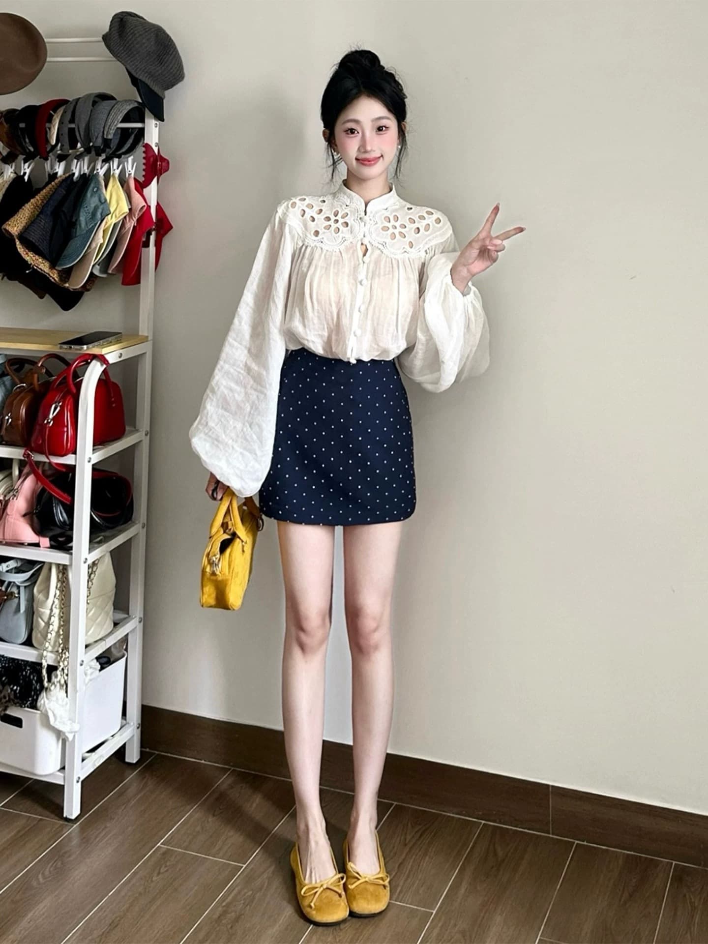한 부서 부드러운 바람 베이지 색 홀로우 아웃 고급 디자인 센스 셔츠 자이언트 잘 생긴 외국 가스 연령 감소 맨위 2026 봄 이미지 4