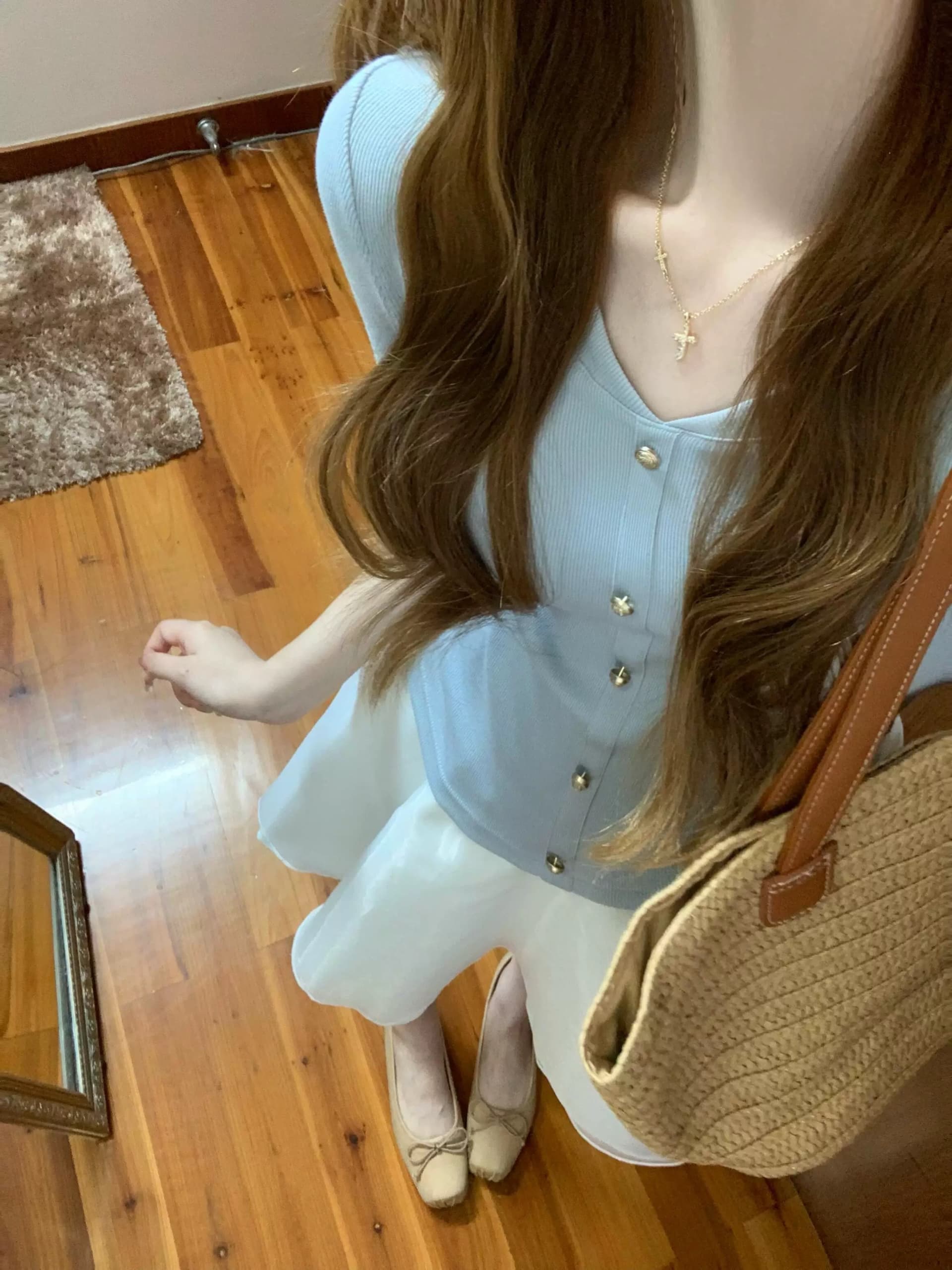 프랑스식 품격 작은 샤넬 스타일 파란색 중간 소매 니트 스웨터 화이트 퍼프 반신 치마 세트 여성 봄 여름 슬림해 보이는 착용 가져 가라. 이미지 2