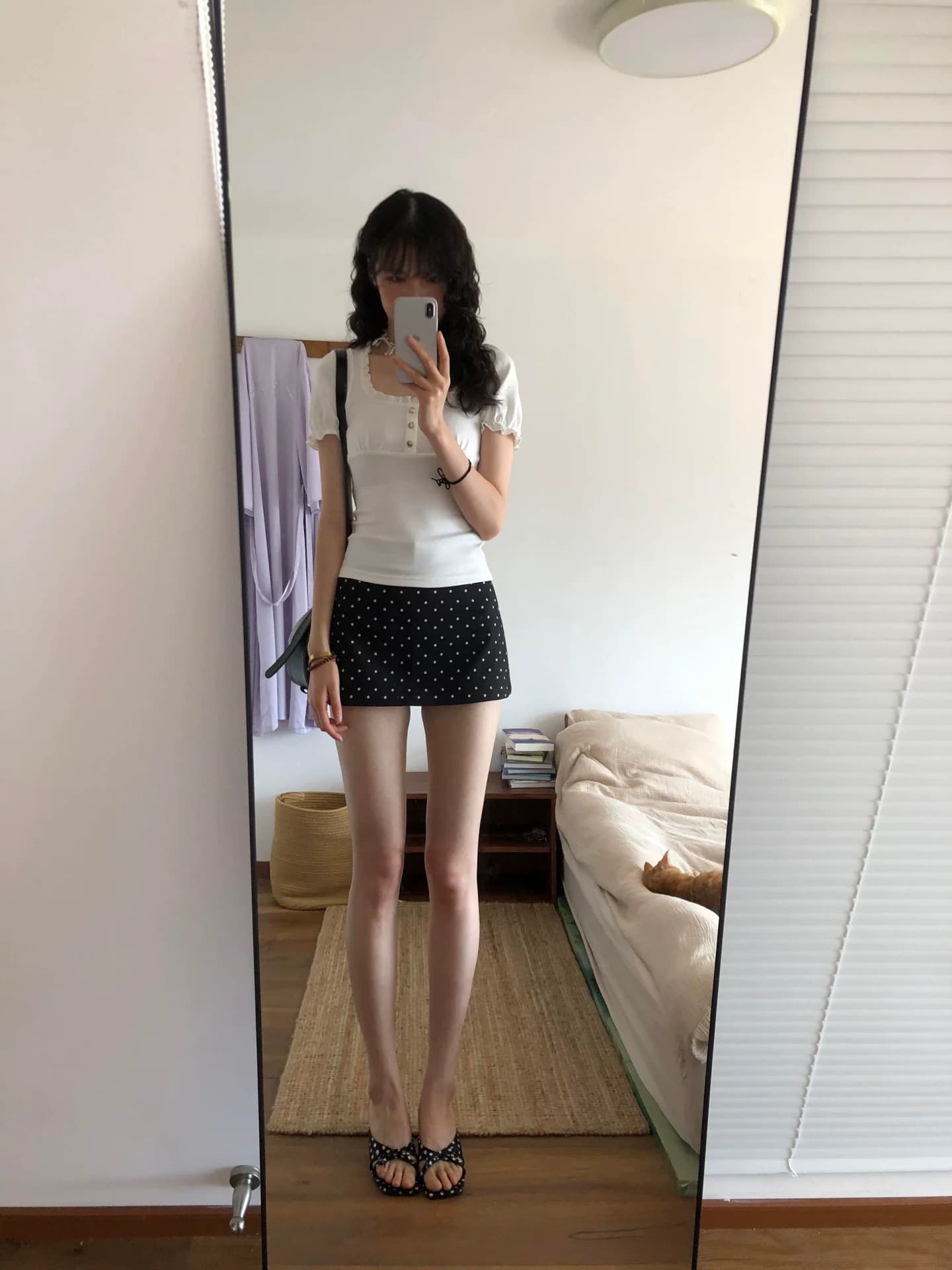 한 부서 핫걸 세트 여성 여름 순수한 욕망 몸매 가꾸기 화이트 반팔 맨위 착용 가져 가라. 도트 무늬 타이트 스커트 반 스커트 투피스 세트 이미지 3