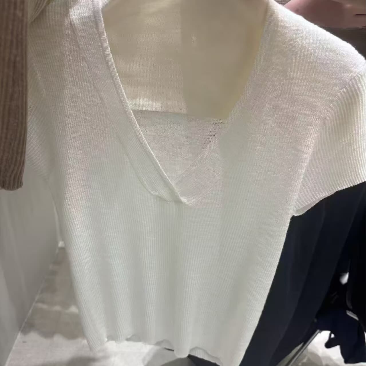 칼라 커피 색상 얇은 스타일 긍정적 인 어깨 반팔 니트 티셔츠 여성 2026 여름 새로운 패션 캐주얼 슬림해 보이는 다용도 맨위 이미지 6