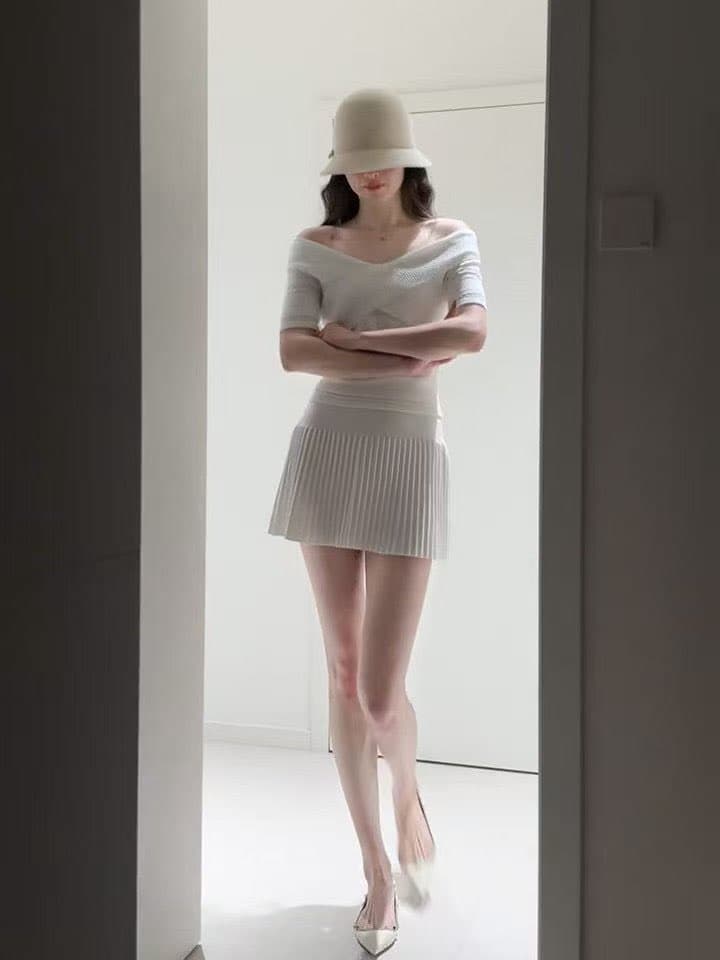 여름 작은 흰색 꽃 니트 세트 여성 봄 여름 오프숄더 맨위 플리츠 스커트 투피스 세트 상세 이미지 1