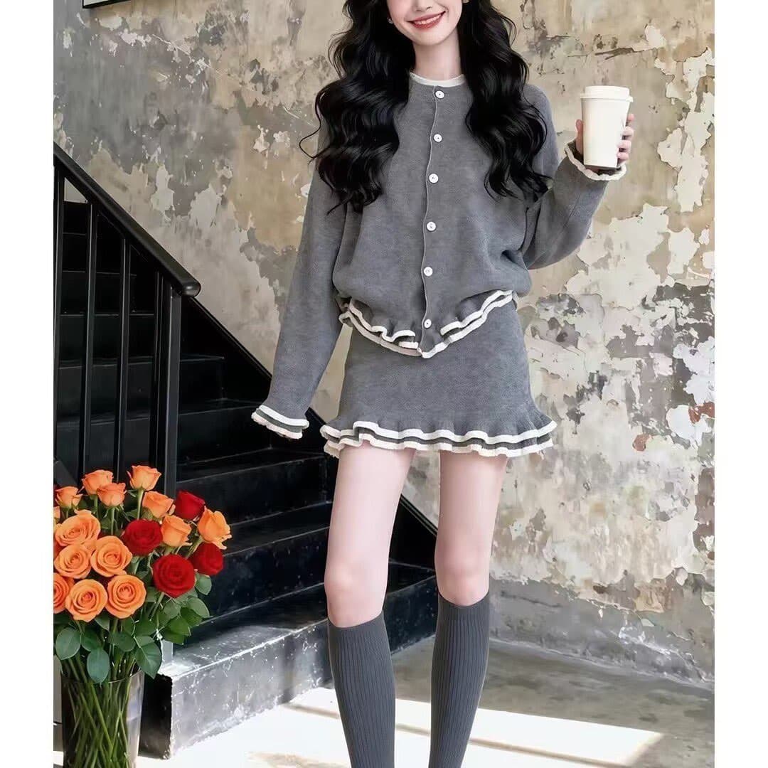 한 부서 작은 샤넬 스타일 세트 여성 가을 겨울 2025 새로운 프릴 라운드 넥 니트 오픈 가디건 경기 반신 스커트 투피스 세트 상세 이미지 3
