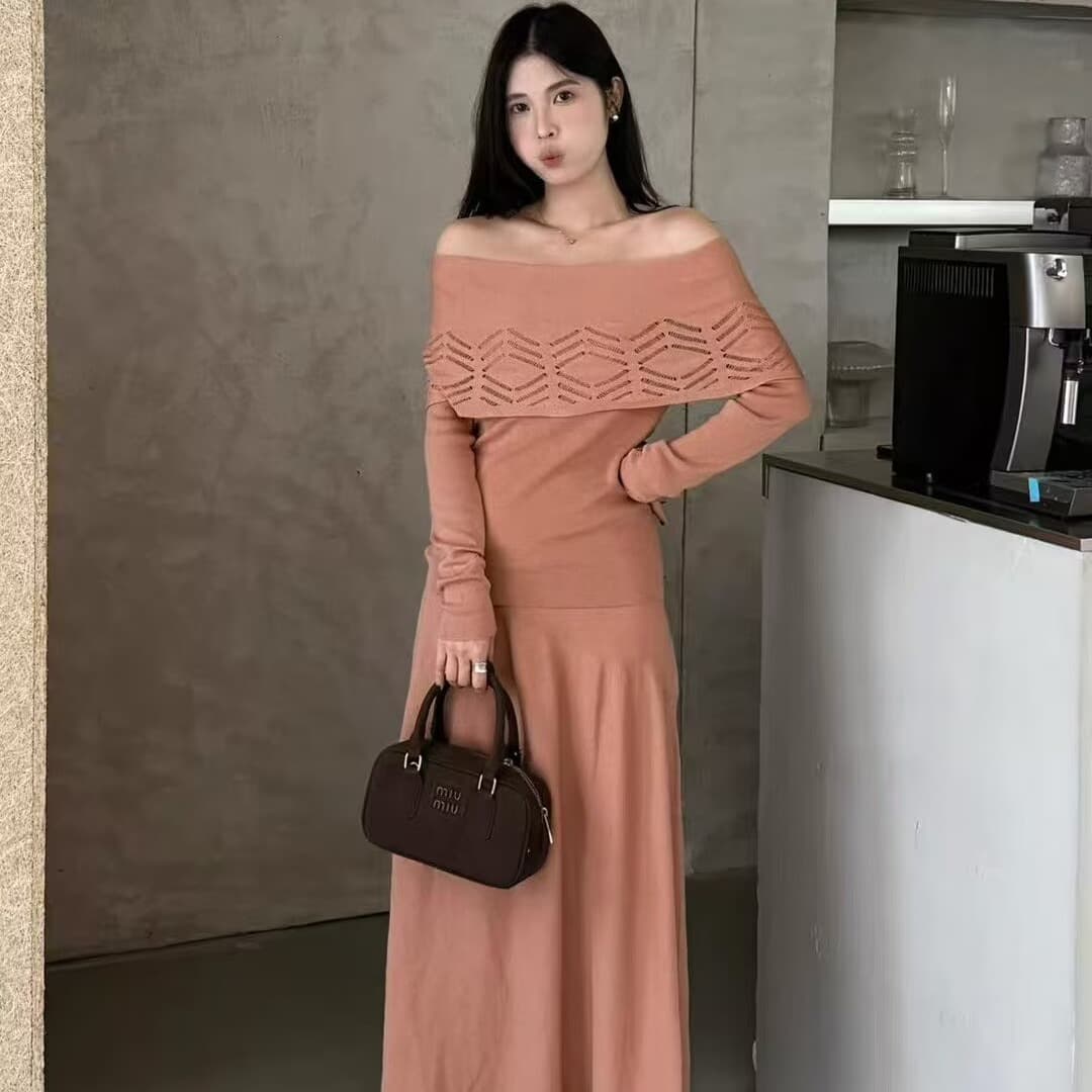 품격 우아함 홀로우 아웃 자카드 오프숄더 니트 맨위 단색 한 마디 밑단 니트 반신 스커트 두 조각 여성 세트