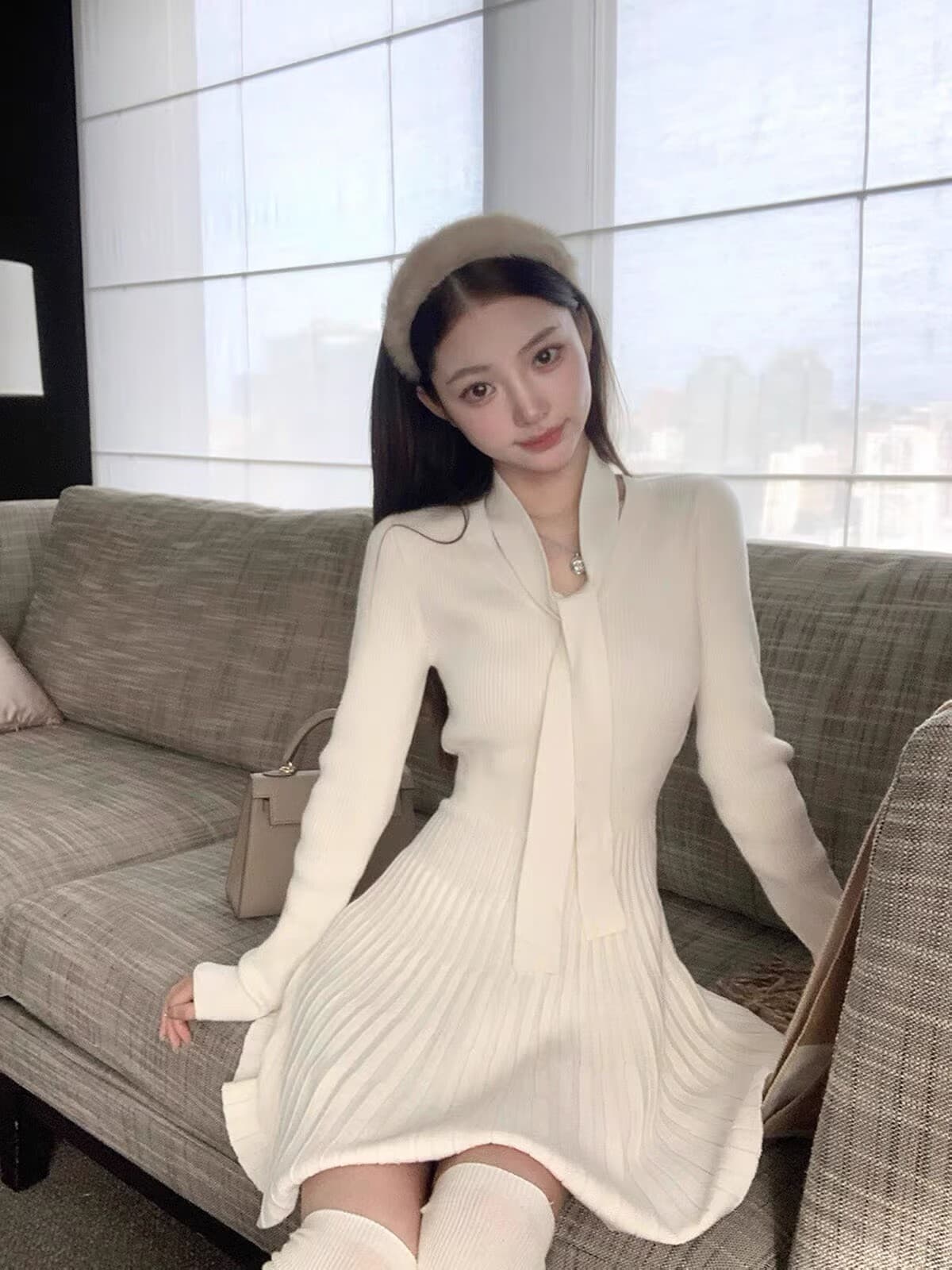 부드러운 바람 레이스업 V넥 니트 여성 드레스 가을 겨울 새로운 품격 몸매 가꾸기 슬림해 보이는 타이트 스커트 인사이드 가져 가라. 짧은 치마 상세 이미지 2