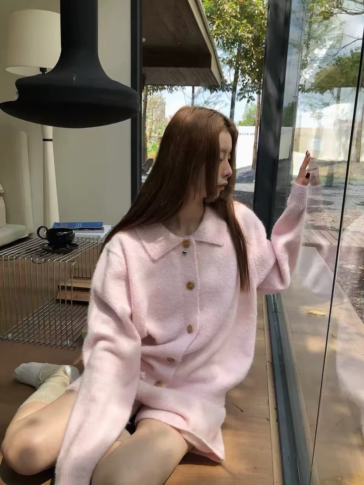 한 부서 레트로 싱글 줄 버튼 니트 스웨터 오픈 가디건 여성 가을과 겨울 게으른 부주의 한 부드러운 찹쌀 캐주얼 반바지 핑크색 투피스 세트 이미지 3