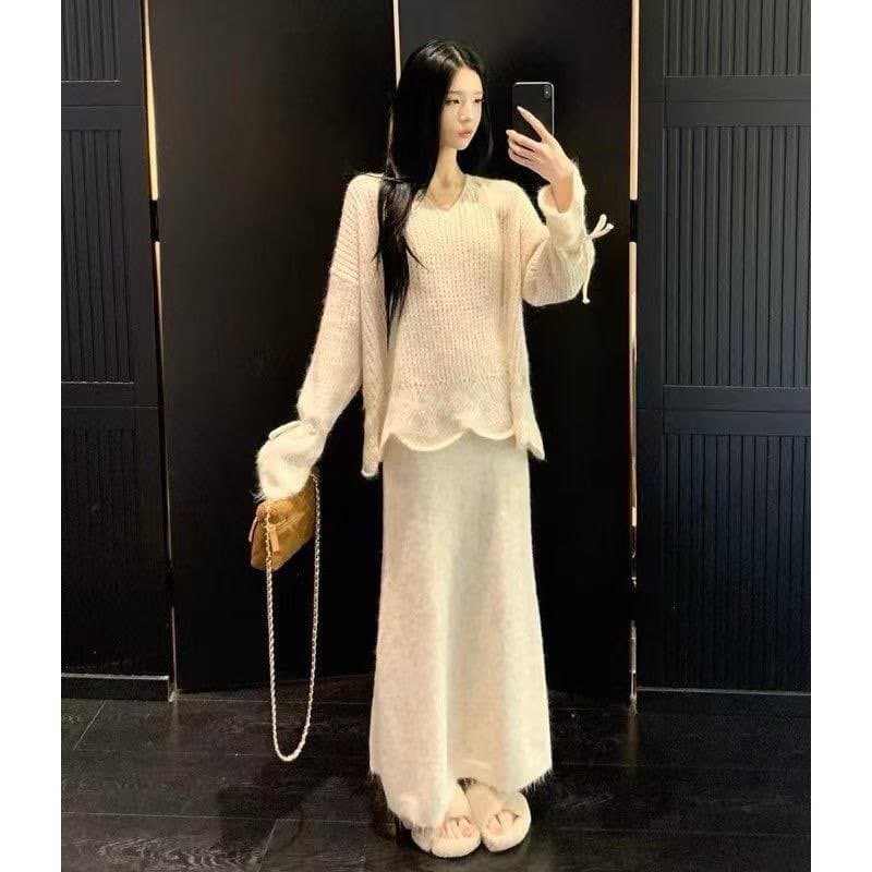 V넥 나팔 소매 양모 스웨터 경기 슬림해 보이는 캐주얼 반신 스커트 투피스 슈트 여성 이미지 3