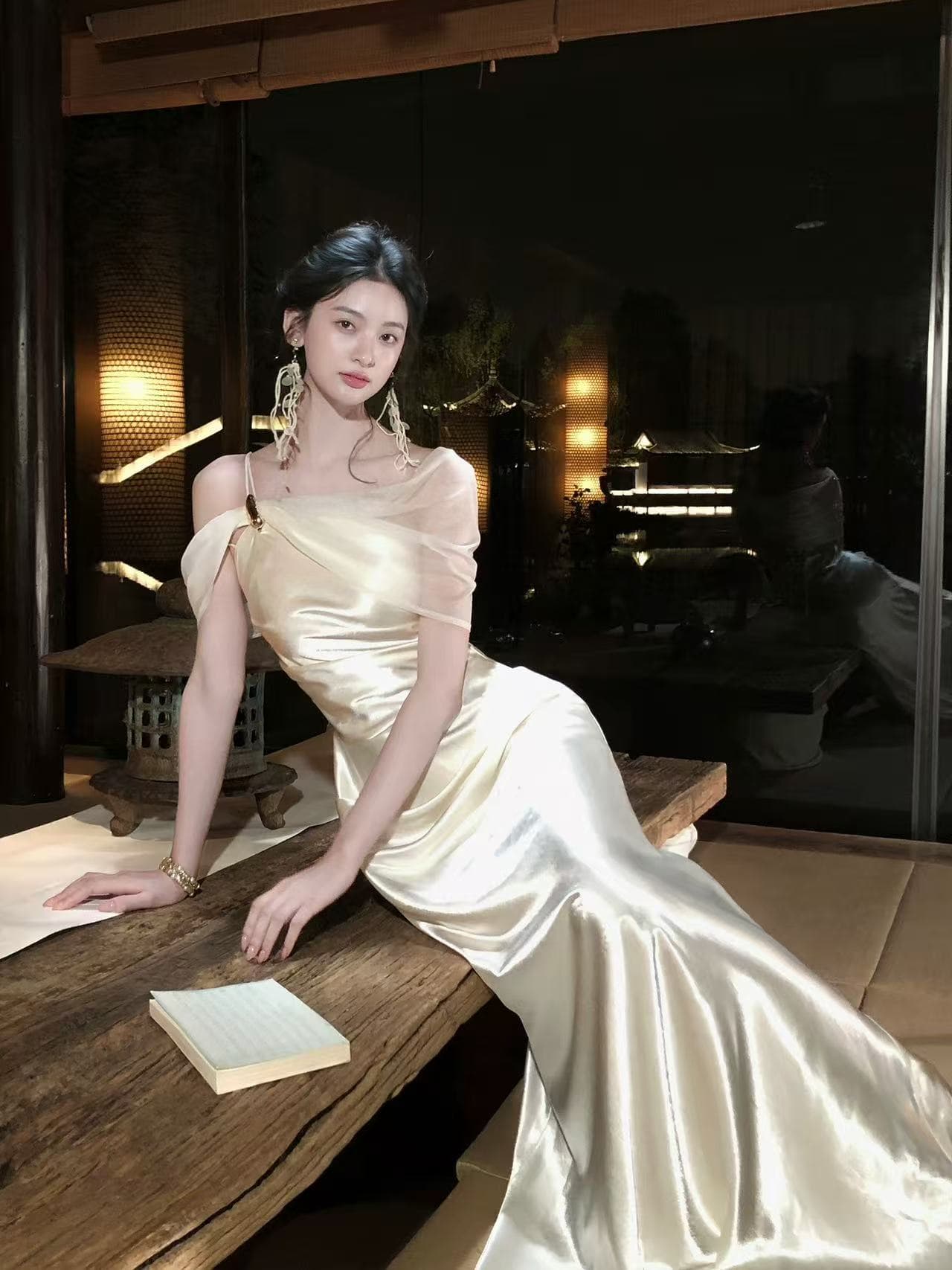 하나부터 순간 디자인 센스 비스듬한 어깨 금속 버클 새틴 롱 스커트 허리 수축 인어 꼬리 고급 센스 빛 럭셔리 예복 롱 스커트 상세 이미지 3