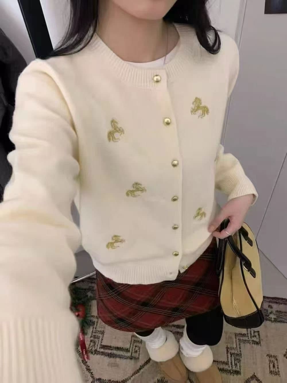 best 겨울 새로운 패션 자수 말의 해 털 니트 오픈 가디건 여성 재킷 긴팔 버튼 스웨터 외부 잡아라. 의류 상세 이미지 9