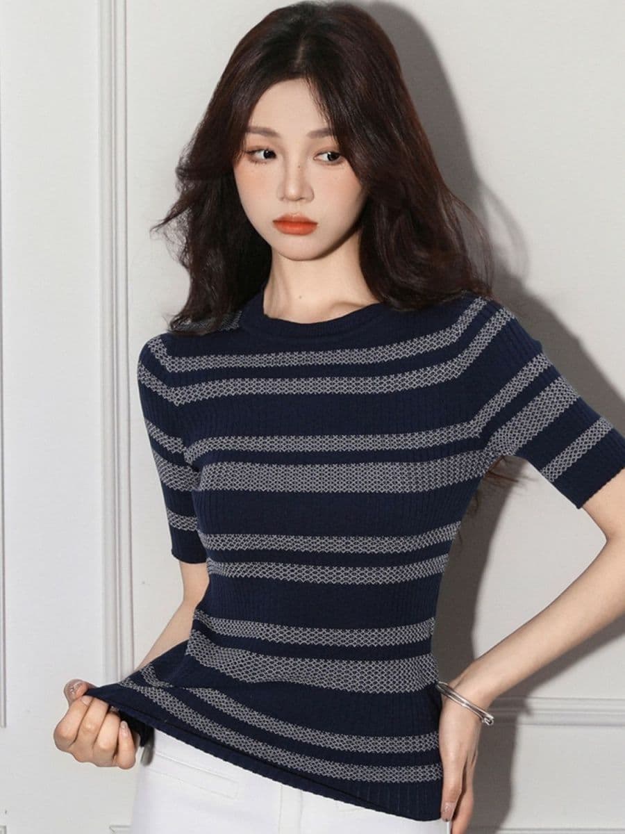 한 부서 라운드 넥 스트라이프 배색 반팔 니트 티셔츠 여성 2026 여름 새로운 몸매 가꾸기 슬림해 보이는 외국 가스 맨위 트렌디 상세 이미지 8