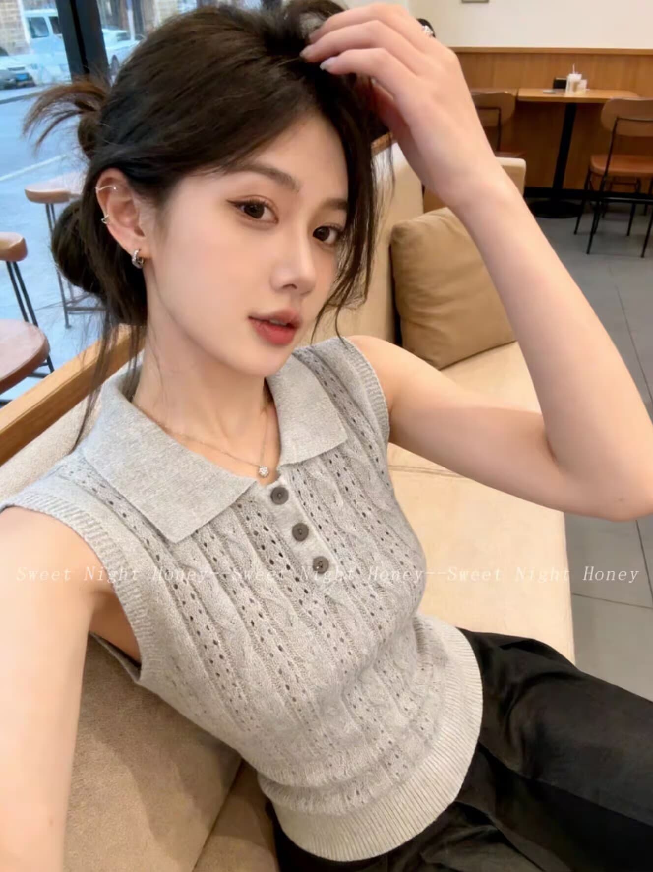 항구 바람 레트로 POLO 칼라 꽈배기 민소매 니트 스웨터 조끼 여성 외출용 고급 센스 얇은 스타일 폴로 칼라 어깨 맨위