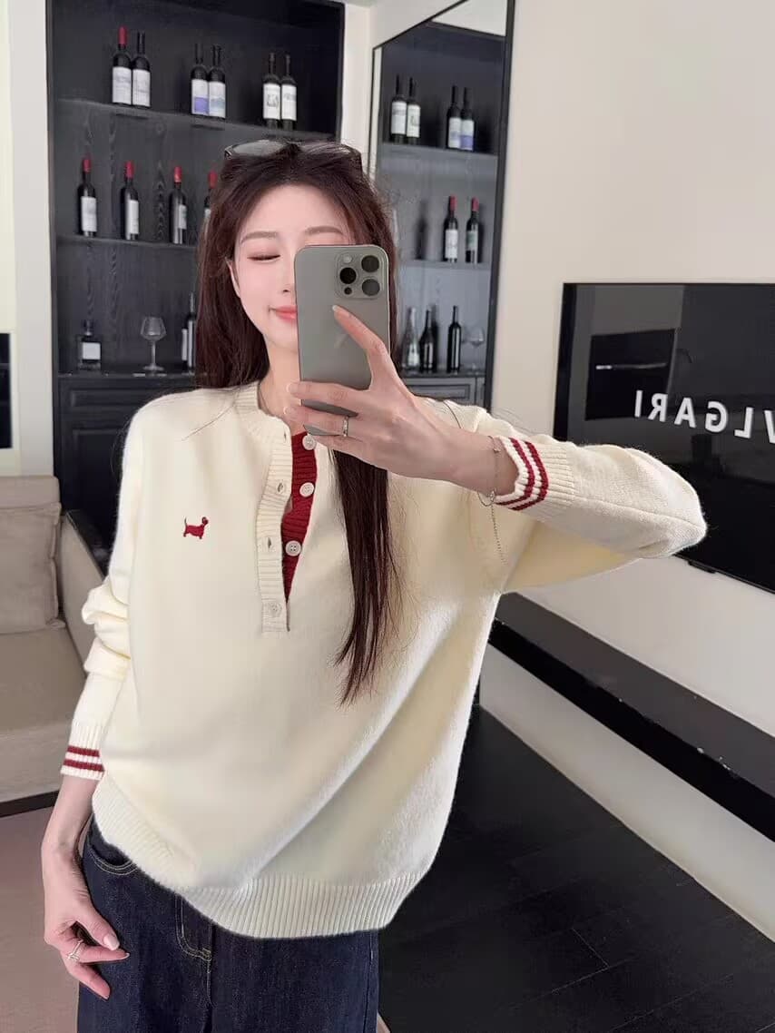 느슨함 센스 ins 배색 반 개방 칼라 단추 자수 기본 셔츠 봄 드레스 2026 인사이드 가져 가라. 스웨터 니트 맨위 여성 상세 이미지 2