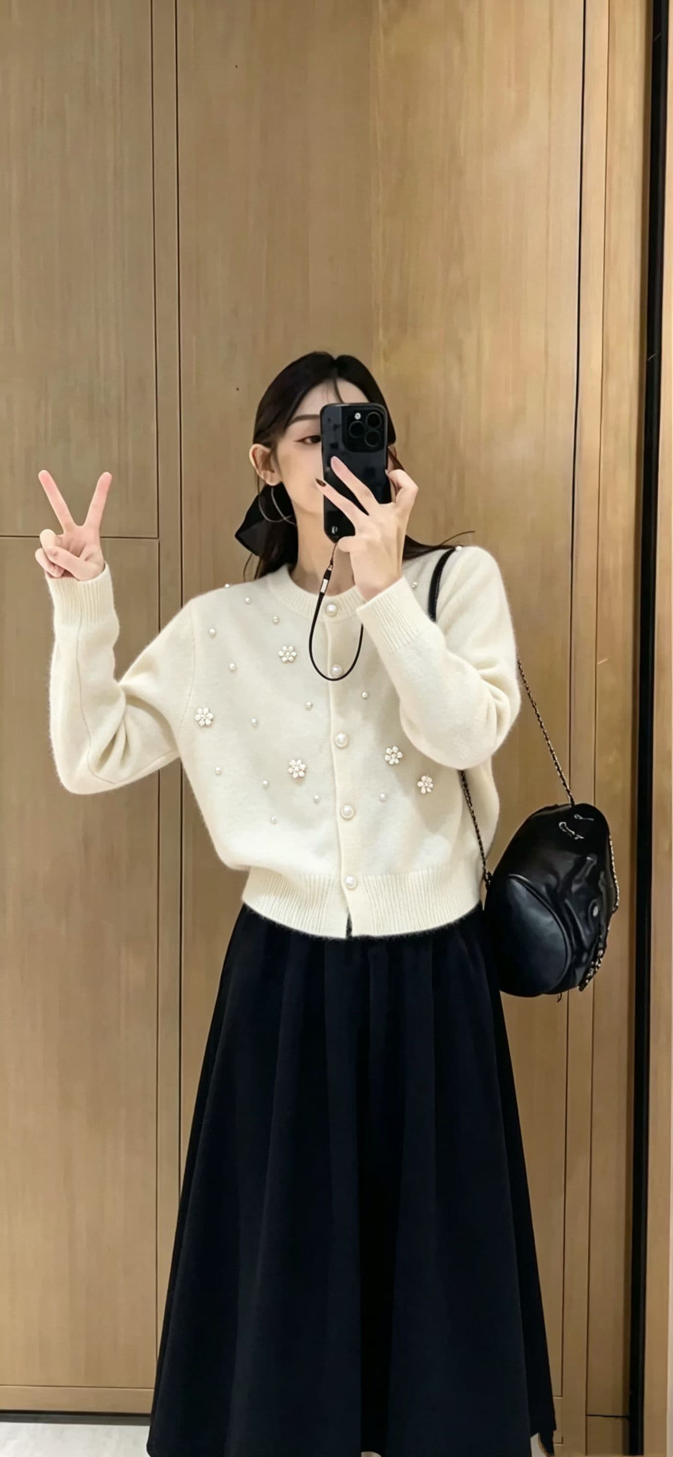 한 부서 니트 스웨터 여성 긴 소매 라운드 넥 진주 꽃 장식 달콤한 스타일 스웨터 여자 오픈 가디건 루즈핏 재고 있음 이미지 2