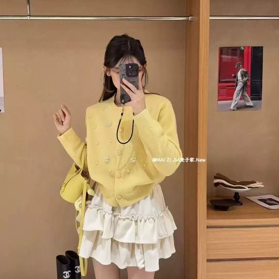 한 부서 니트 스웨터 여성 긴 소매 라운드 넥 진주 꽃 장식 달콤한 스타일 스웨터 여자 오픈 가디건 루즈핏 재고 있음 이미지 4