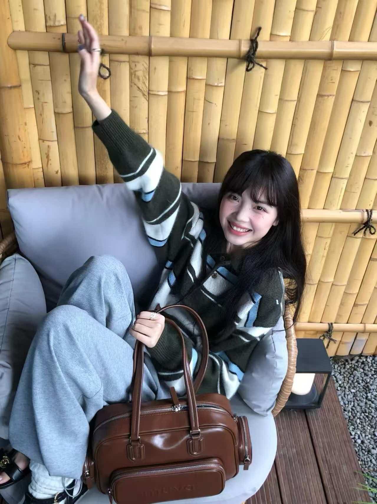 2026 가을 겨울 새로운 폴로 칼라 스트라이프 연령 감소 느긋한 바람 부드러운 찹쌀 만나는 스웨터 여자 인사이드 가져 가라. 니트 스웨터 맨위 상세 이미지 6