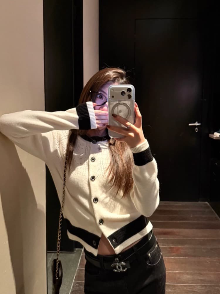 한 부서 가을 겨울 디자인 센스 홀로우 아웃 니트 오픈 가디건 흑인과 백인 패치워크 색상 품격 쇼트 스타일 스웨터 코트