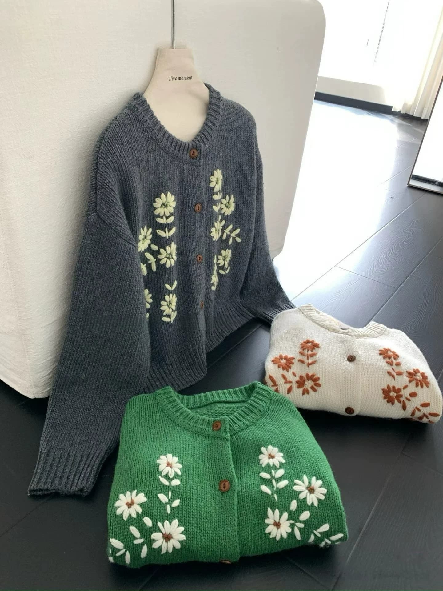 부드러운 무거운 작업 수공 꽃 라운드 넥 한 부서 새로운 두꺼운 니트 오픈 가디건 품격 다용도 연령 감소 맨위 재킷 이미지 4