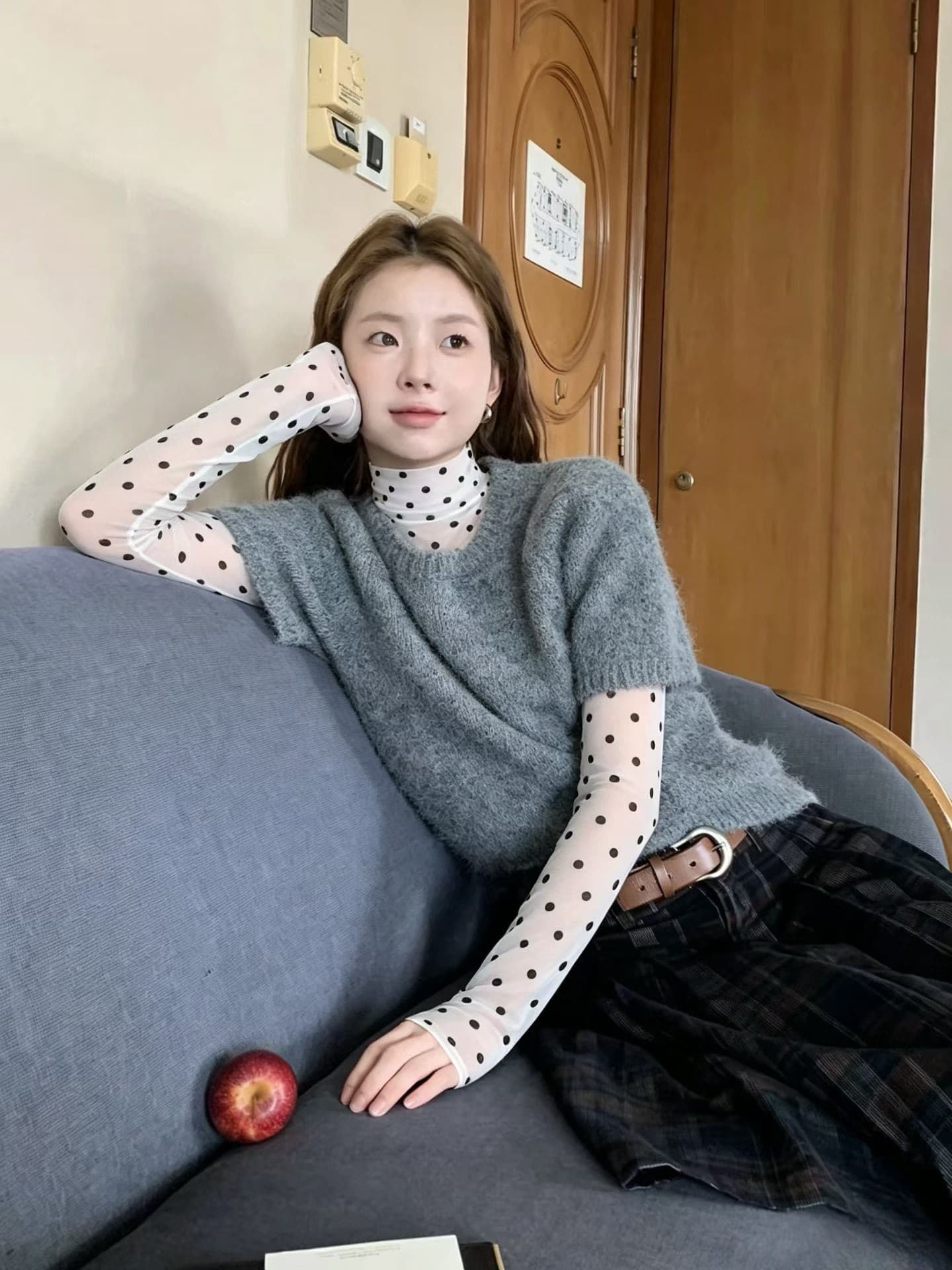 프랑스식 달콤함 슬림해 보이는 세트 여성 2026 새로운 가을 폭발 라운드 넥 슬림해 보이는 베스트 도트 무늬 기본 셔츠 투피스 세트 상세 이미지 5