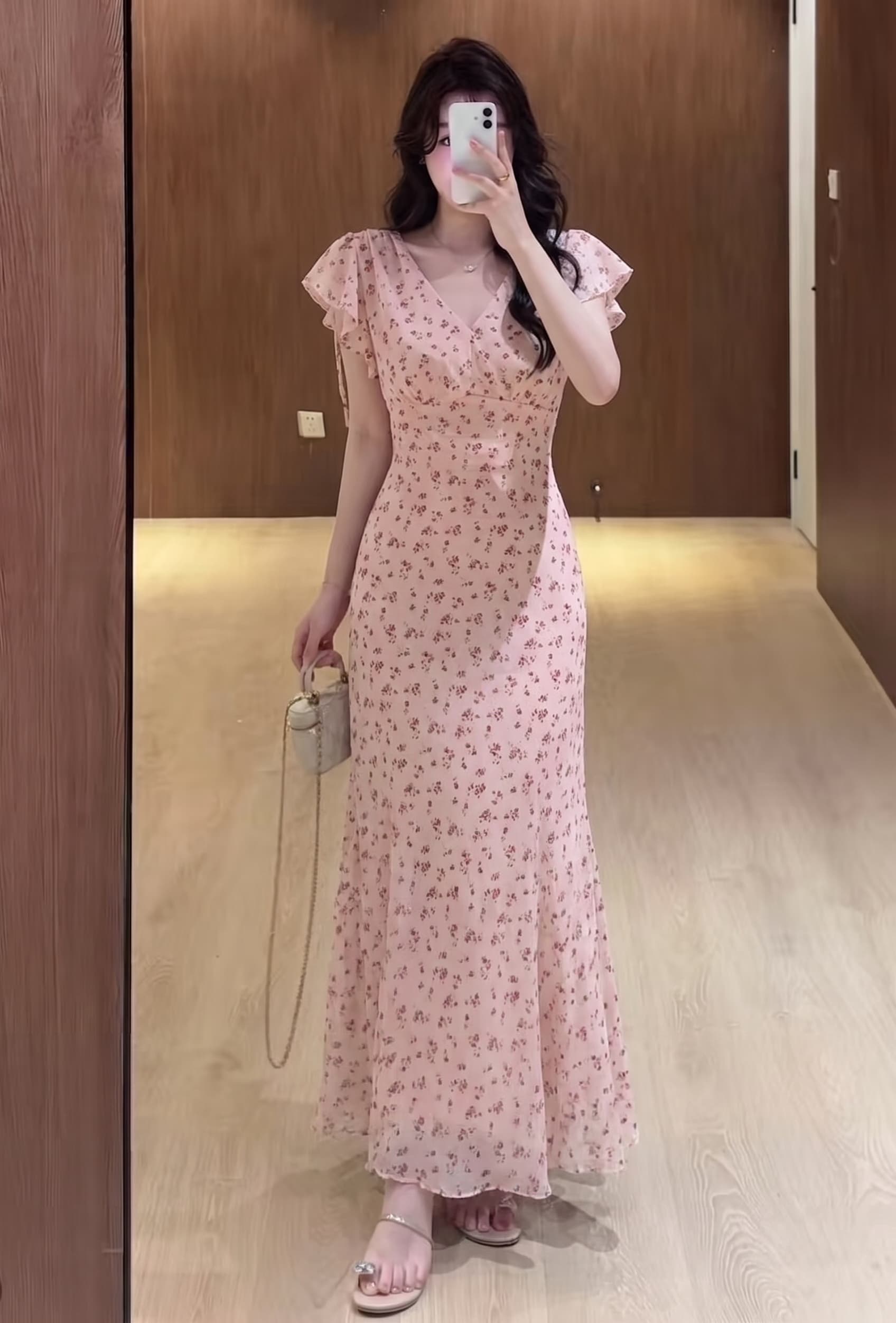 실사 빅 사이즈 여름 핑크색 V넥 프릴 스트랩 꽃무늬 쉬폰 품격 슬림해 보이는 몸매 가꾸기 여성 드레스 상세 이미지 2