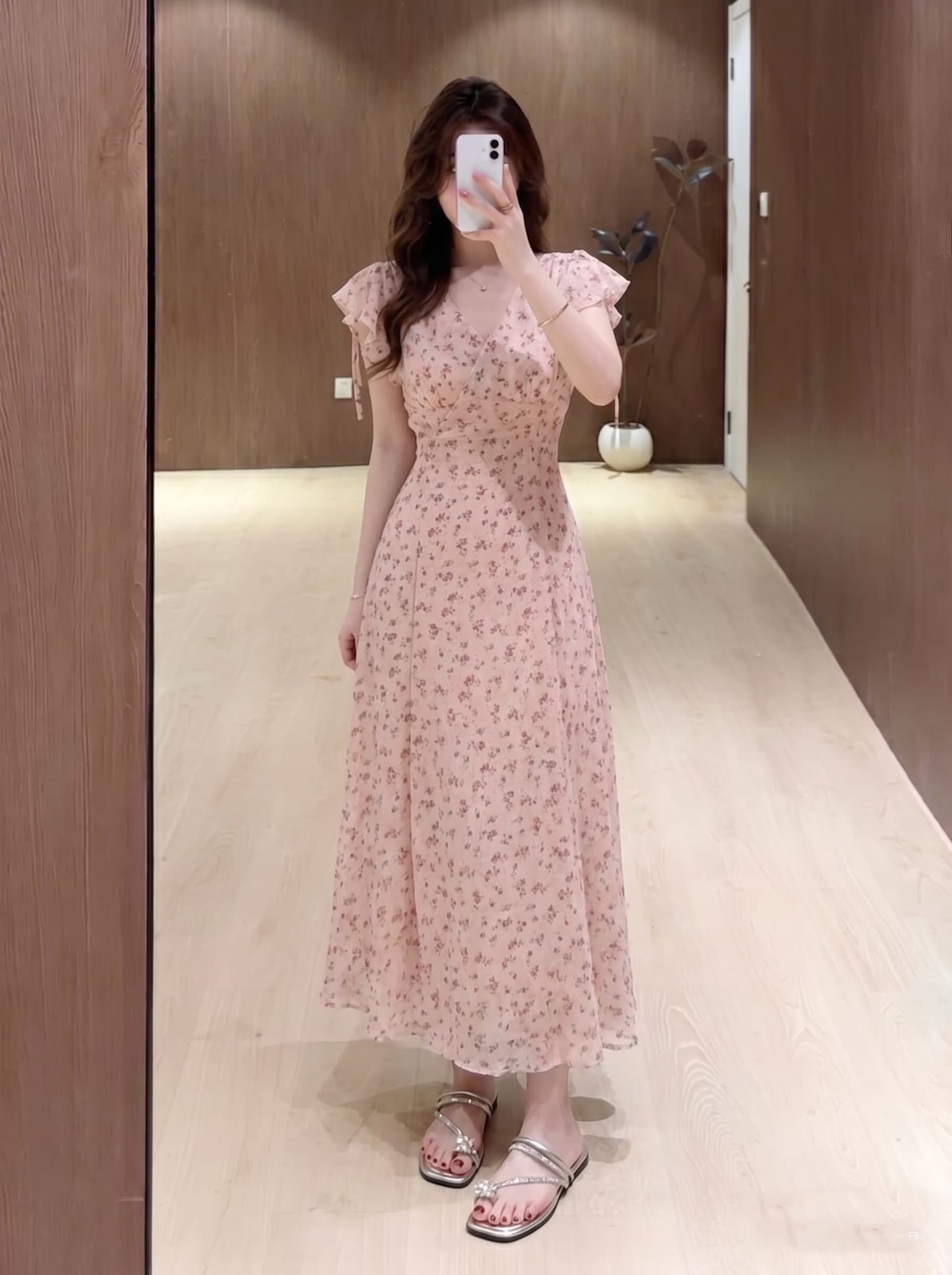 실사 빅 사이즈 여름 핑크색 V넥 프릴 스트랩 꽃무늬 쉬폰 품격 슬림해 보이는 몸매 가꾸기 여성 드레스 상세 이미지 6