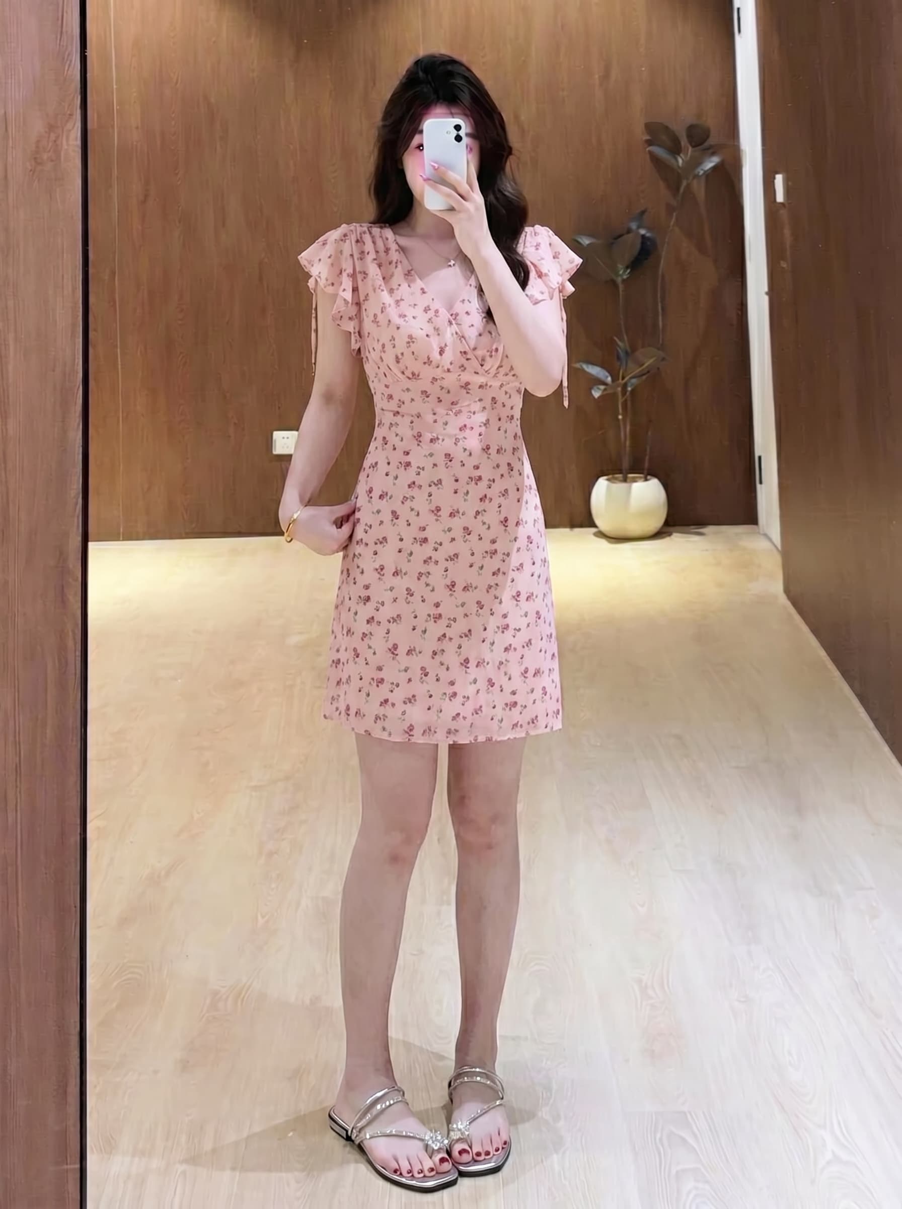실사 빅 사이즈 여름 핑크색 V넥 프릴 스트랩 꽃무늬 쉬폰 품격 슬림해 보이는 몸매 가꾸기 여성 드레스 상세 이미지 9