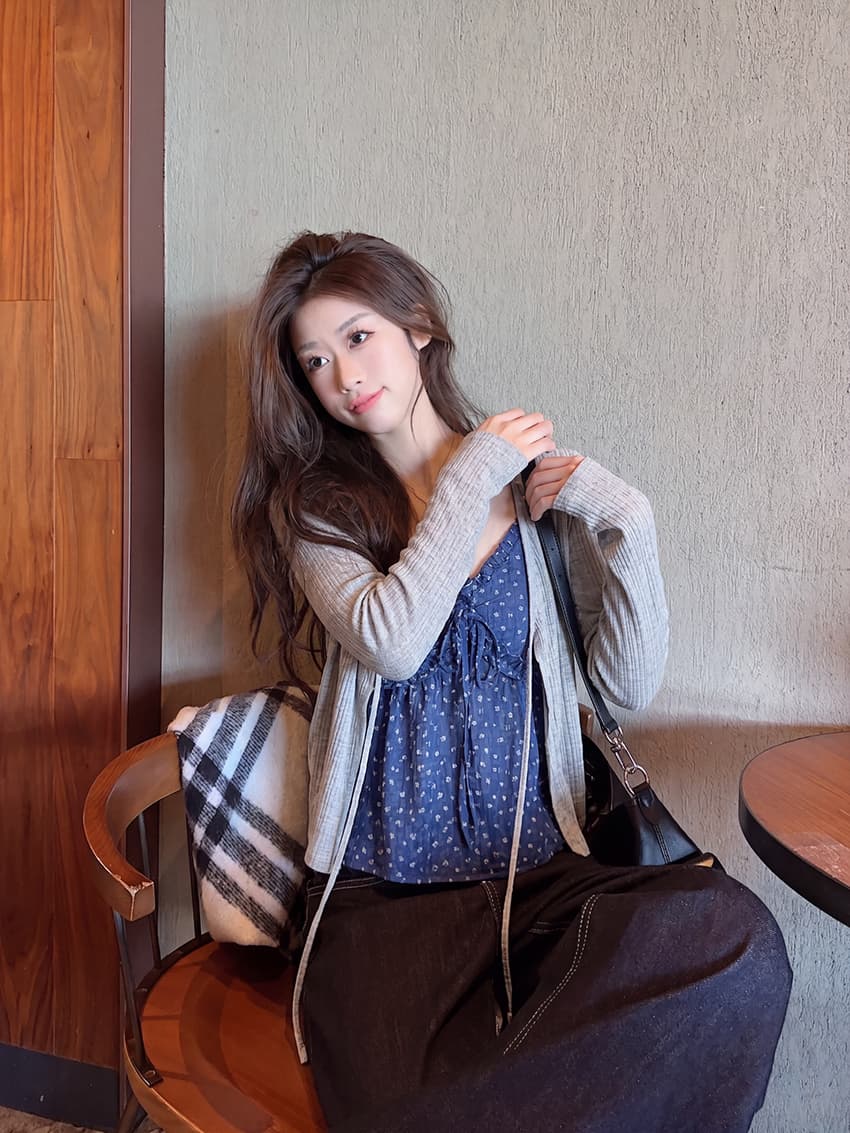 실사 빅 사이즈 파란색 꽃무늬 V넥 레이스 캐미솔 가을 새로운 세트 디자인 센스 민소매 맨위 상세 이미지 7