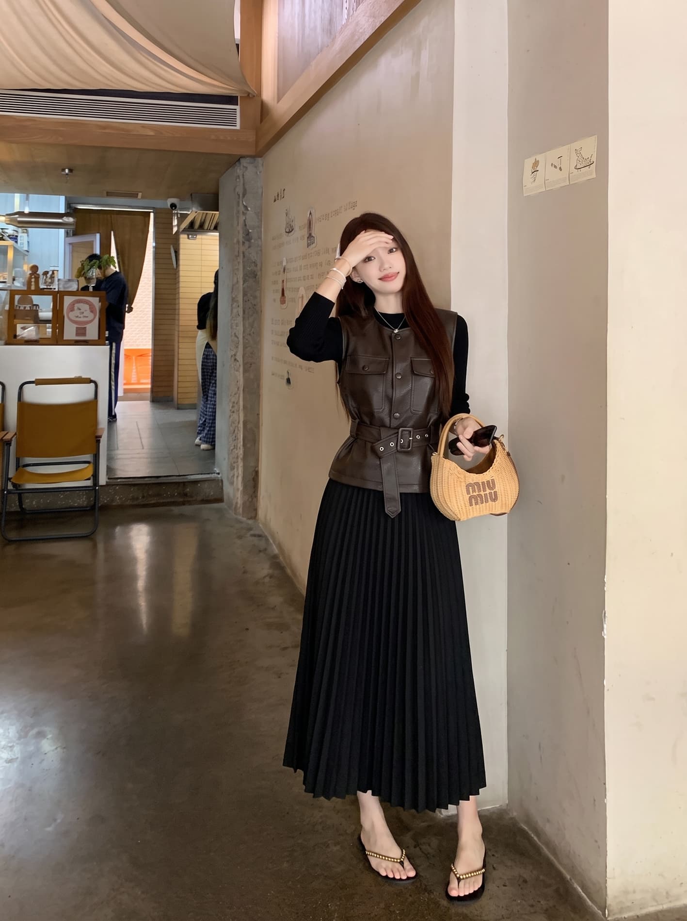 실사 빅 사이즈 지방 mm 가을 새로운 여성 의류 패션 슬림해 보이는 가죽 베스트 반하이넥 압력 접기 롱 스커트 세트 상세 이미지 7