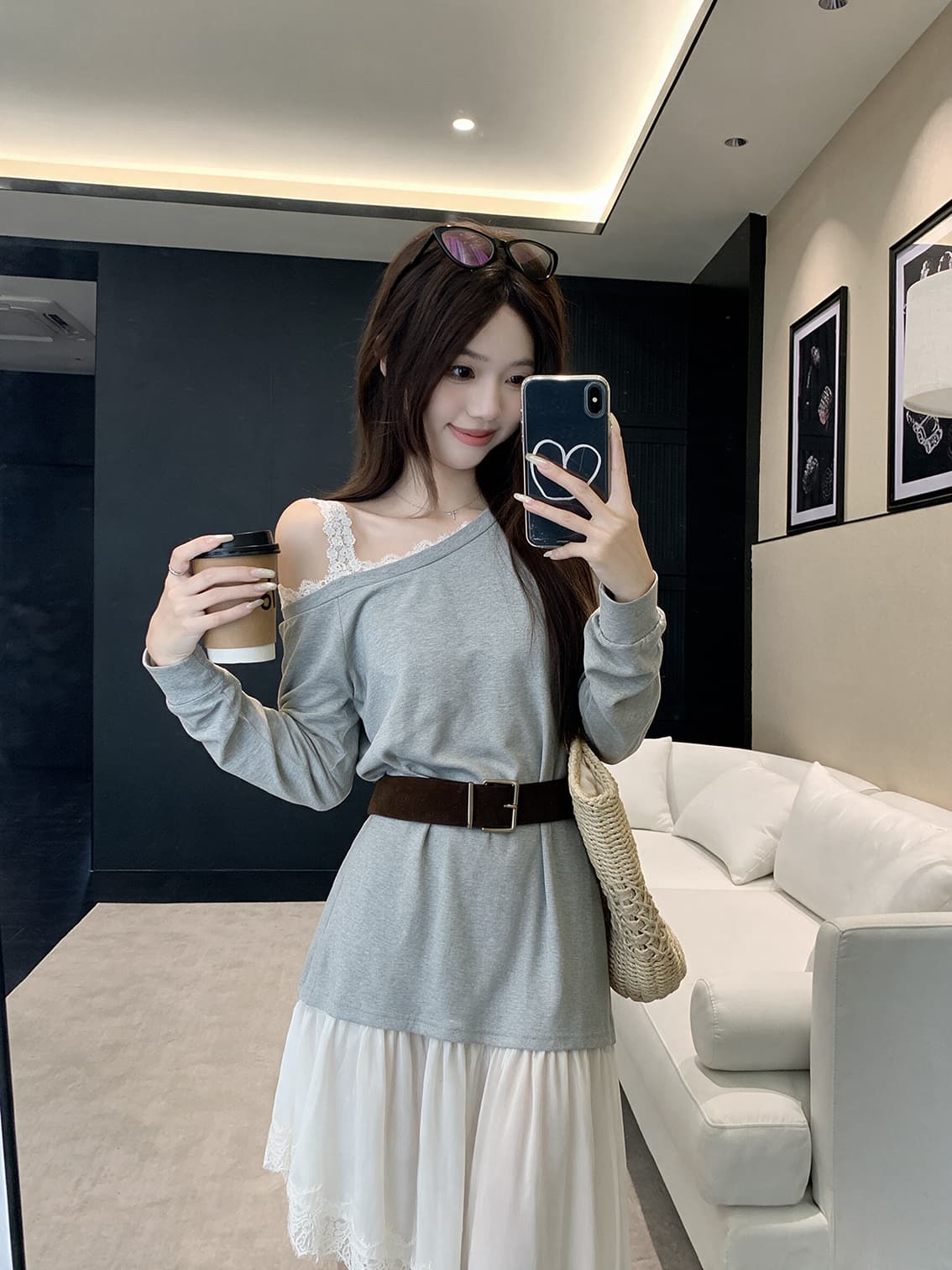 실사 빅 사이즈 여성 의류 가을 느슨함 디자인 센스 비스듬한 어깨 후드티 패치워크 불규칙 레이스 밑단 드레스 상세 이미지 6
