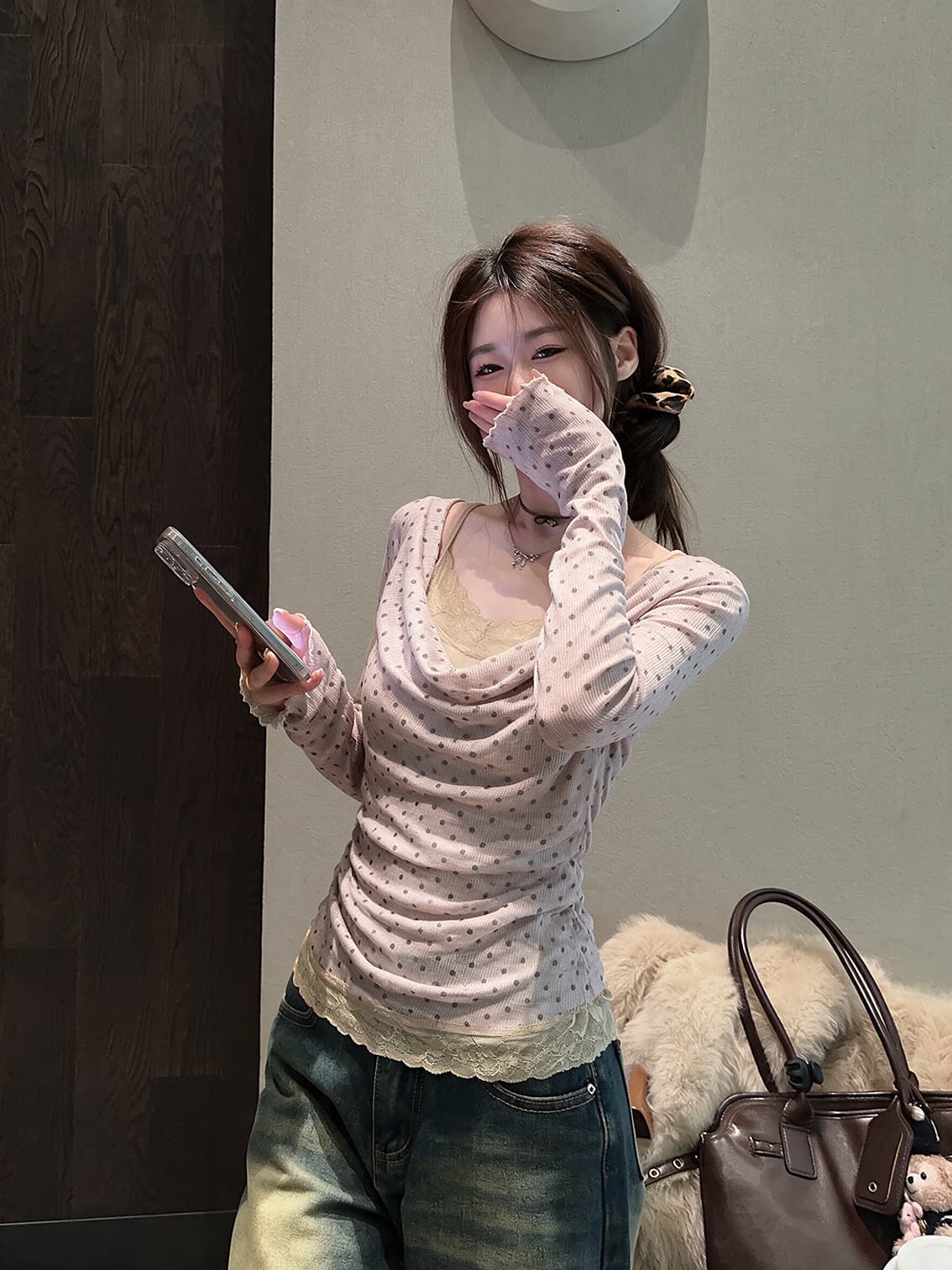 실사 한 부서 핫걸 레이스 조각 도트 무늬 흔들다 칼라 맨위 여성 가을 새로운 긴팔 티셔츠 디자인 센스 작은 대중 상세 이미지 4